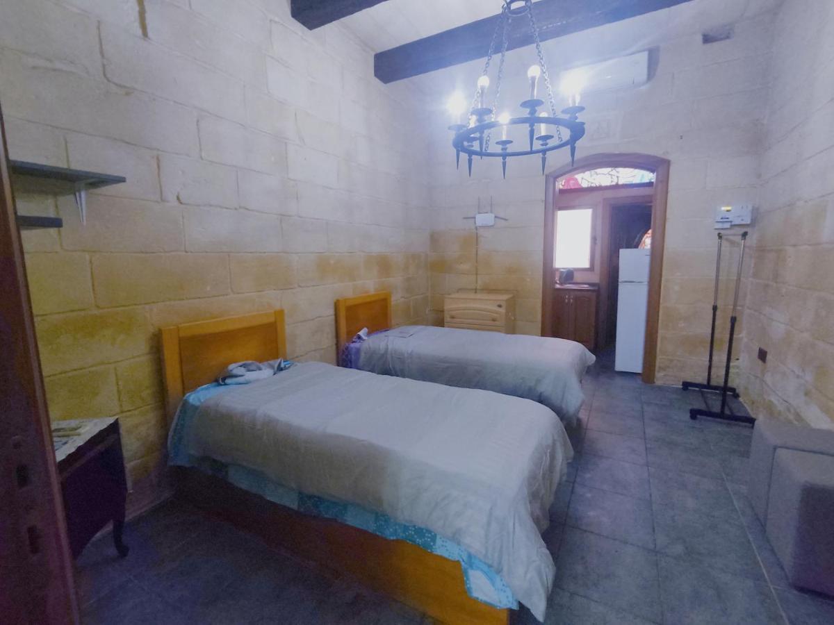 Dhara House Malta Bed & Breakfast Paola Exterior photo